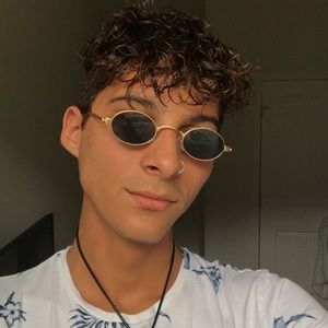 Meet your Posher, Javier
